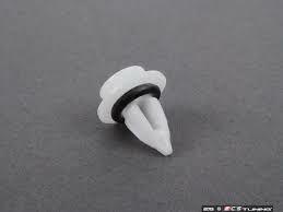 Bmw Kapı Döşeme Klips F45 F46 F91 F92 M8 F48 F39 F25 F26 E70 F15 F85M G05 E71 E72 F16 F86M G06 G07 MİNİ R60 MİNİ R61 CULİNAN RR31 51777171002